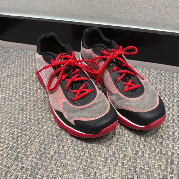 Under Armour Venom Spine Black & Red Sneaker Mens Size 10 - Picture 2 of 9